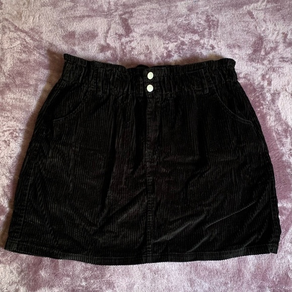 Forever 21+ Black Skirt - Picture 1 of 3